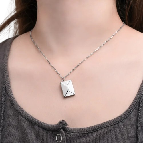 Collana Ciondolo Medaglione Con Busta Apribile 2cm Con Lettera Amore I Love You Colore ARGENTO ET241